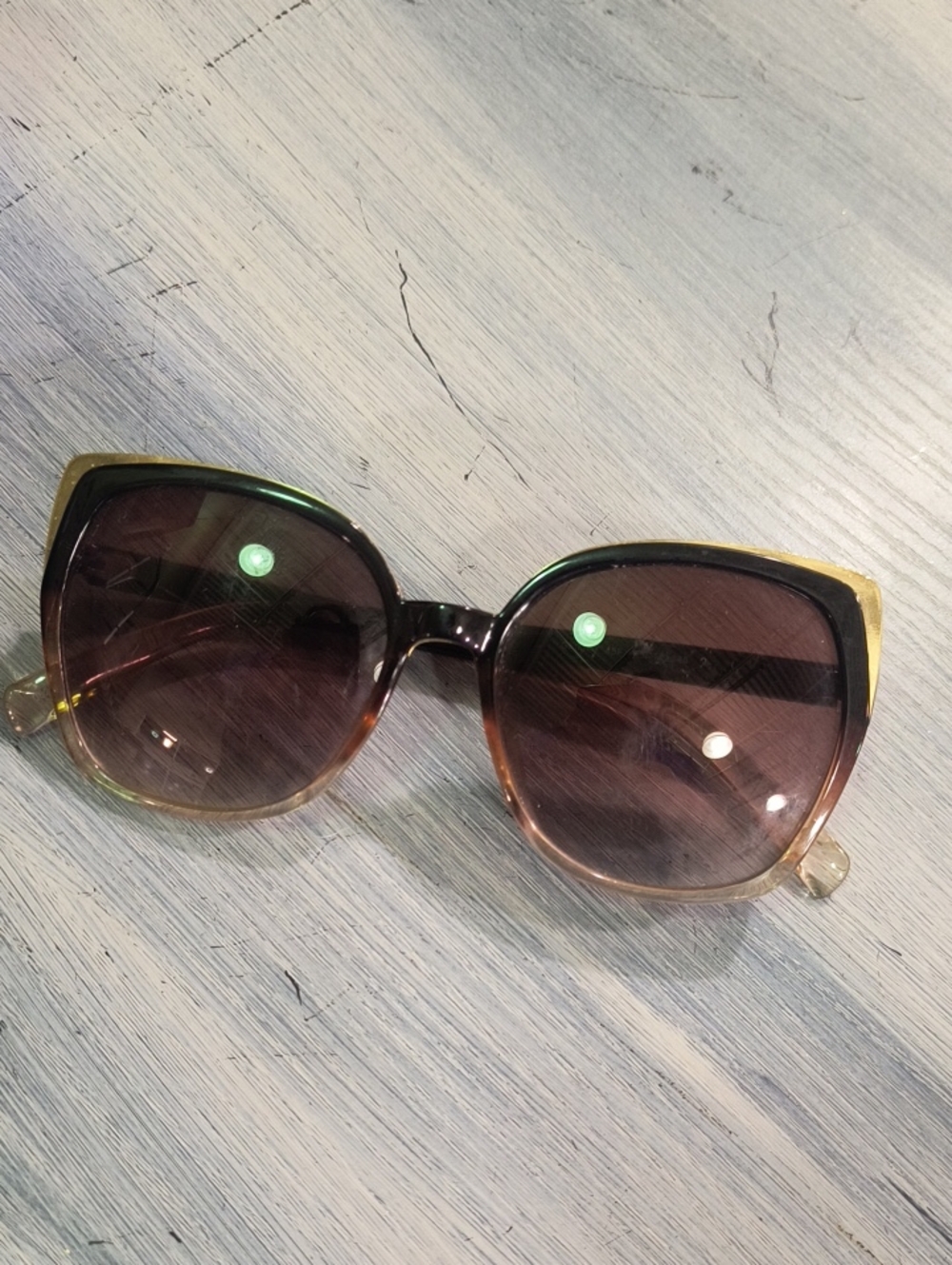 Guess Gradient Brown Sunglasses